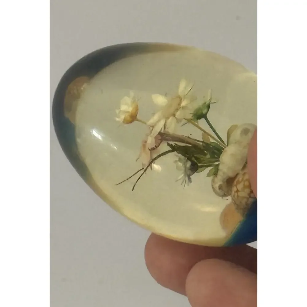 Vintage Lucite Acrylic Egg Sea Shells Flowers Paperweight Easter Collectible 3